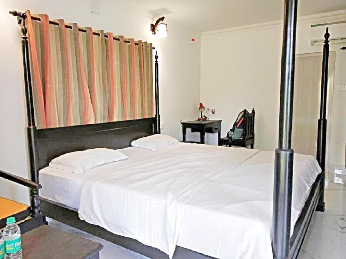 Raktokorobi Karu Gram Hotel Sri Niketan Eksteriør billede